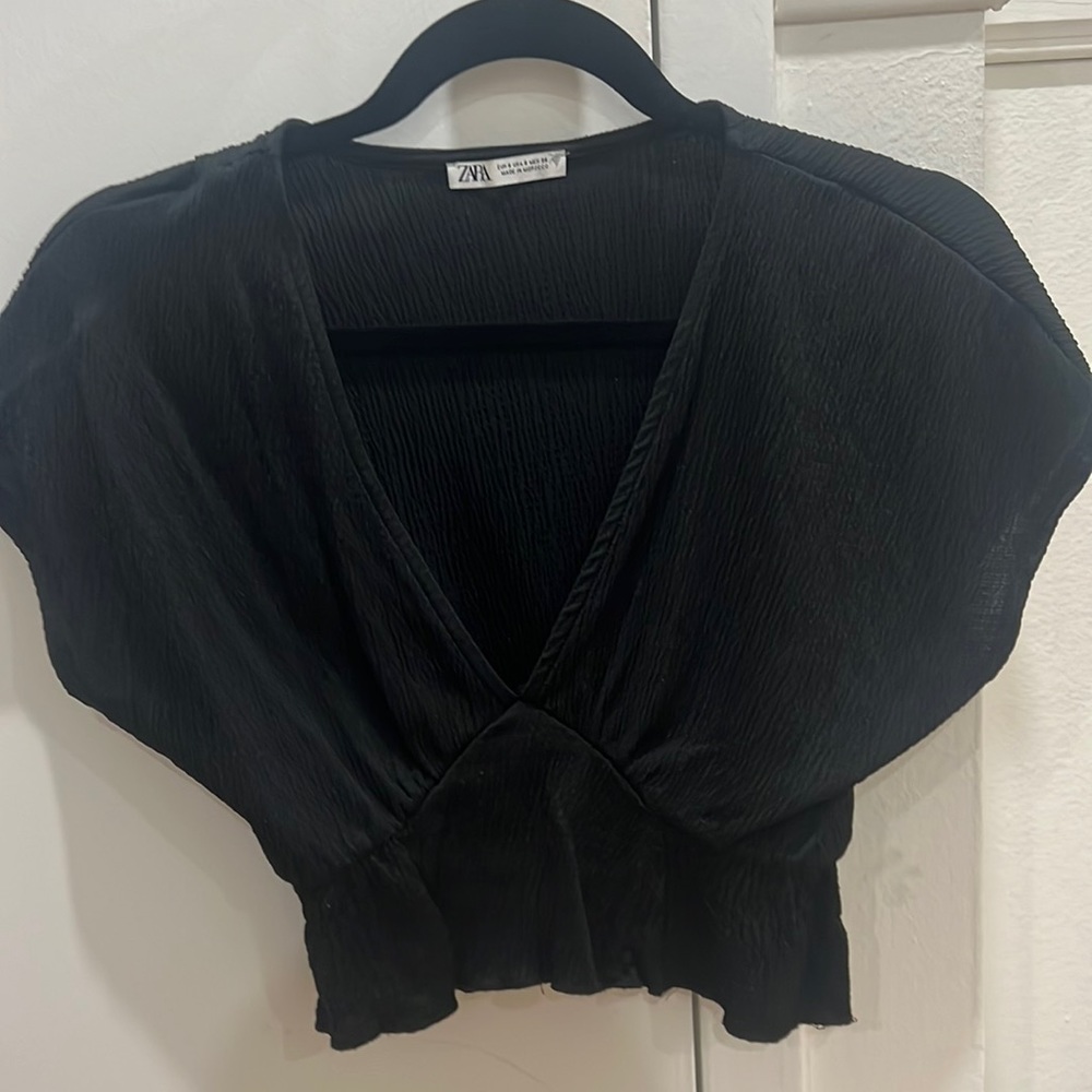 Zara short sleeve black crop blouse - size small. Great condition